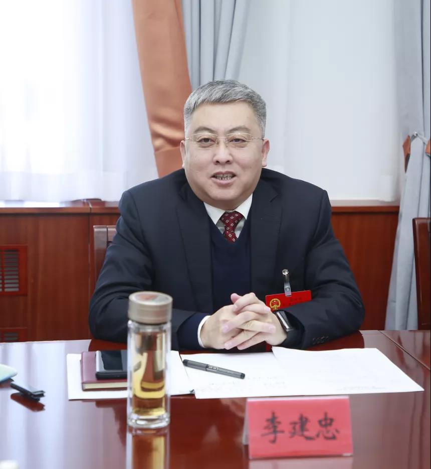 我市领导到政协委员讨论组参加协商讨论